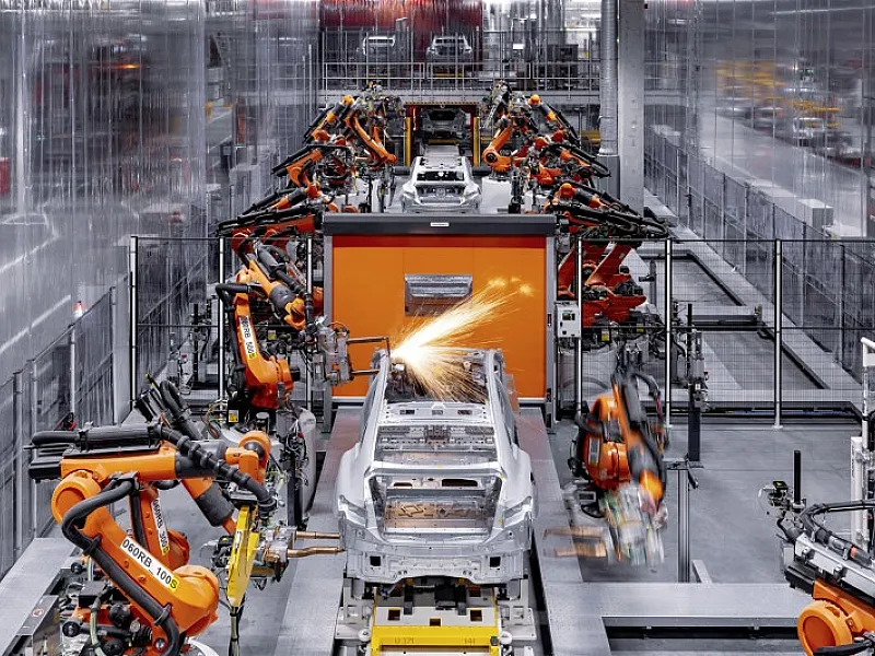 Mercedes-Benz está a expandir a sua fábrica de Kecskemét, na Hungria, e a iniciar a produção do novo Classe C elétrico - imagem 6
