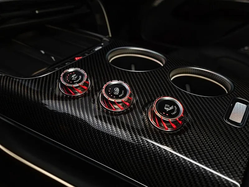 SUV de tecnologia moderna com ADN de modelo desportivo: O novo Mercedes-AMG GT SUV - imagem 12